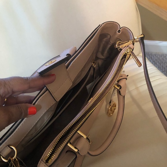 Michael Kors purse - Picture 6 of 6